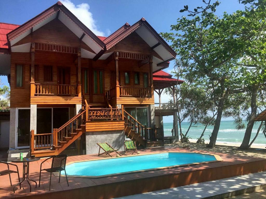 Phuphat Beach Resort Khanom Esterno foto