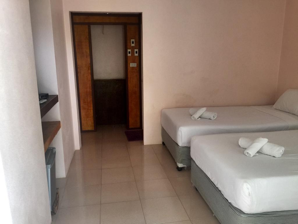 Phuphat Beach Resort Khanom Esterno foto