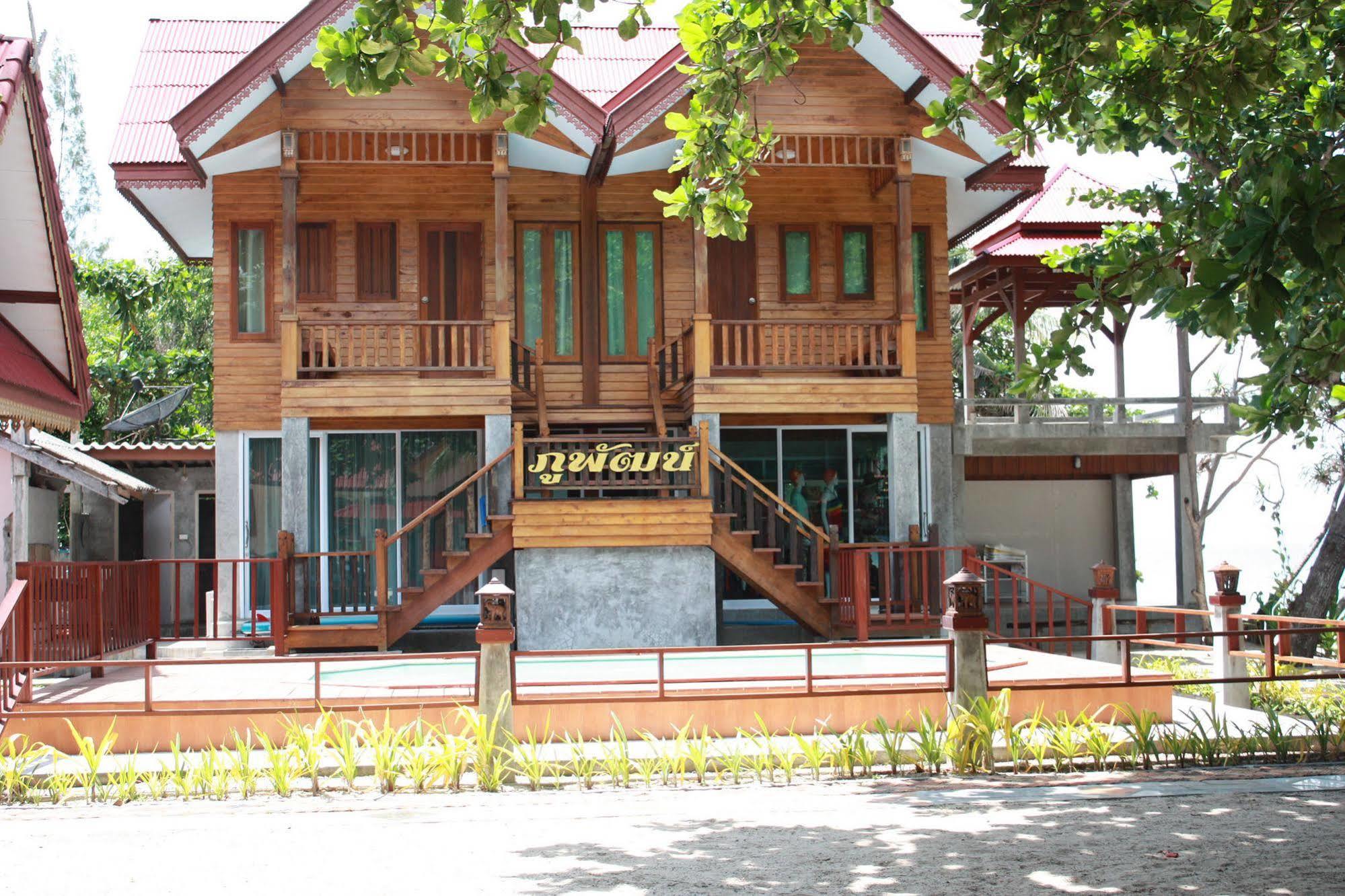 Phuphat Beach Resort Khanom Esterno foto