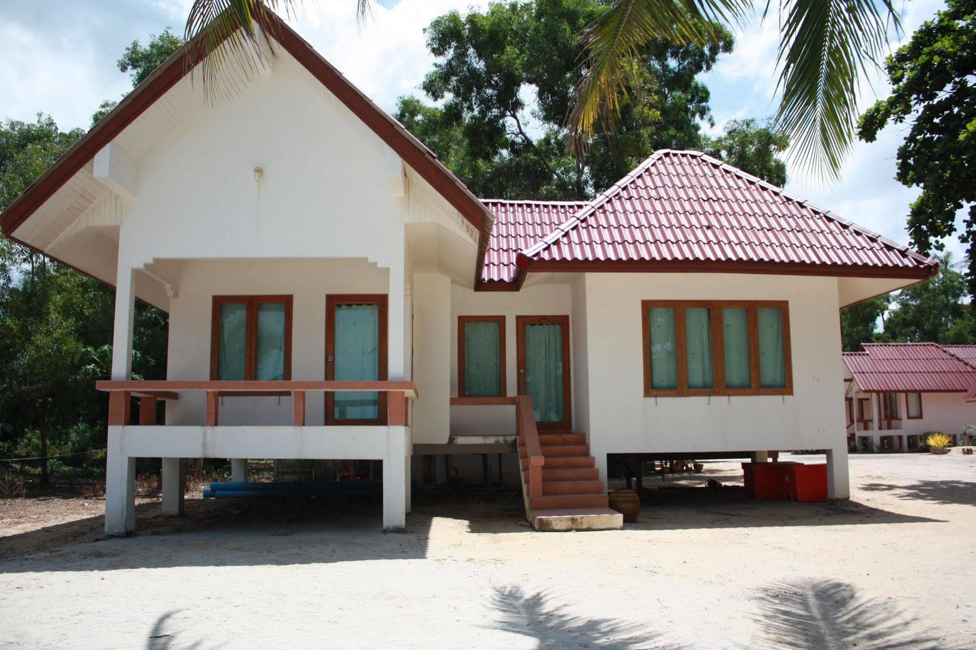 Phuphat Beach Resort Khanom Esterno foto