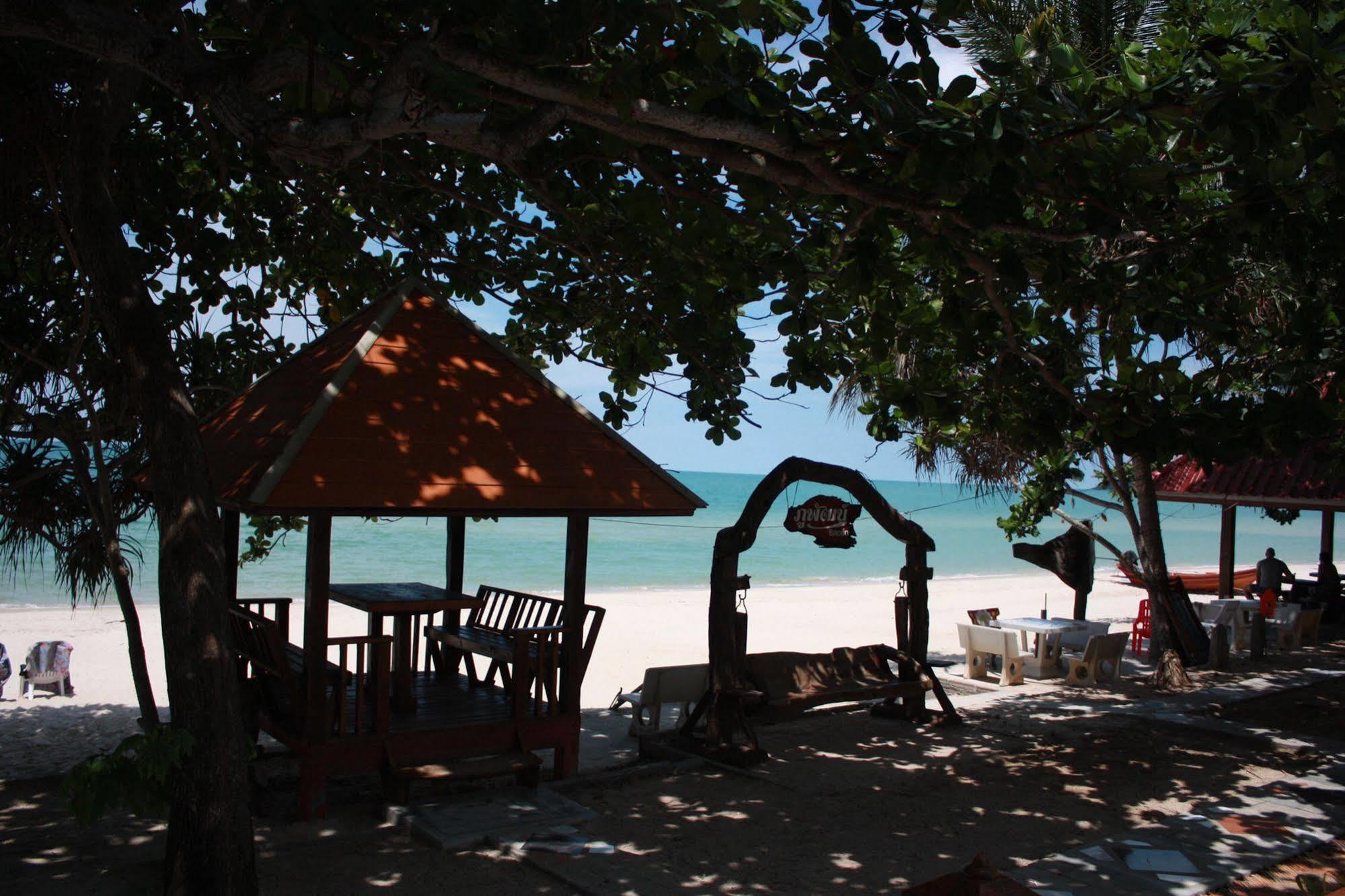 Phuphat Beach Resort Khanom Esterno foto