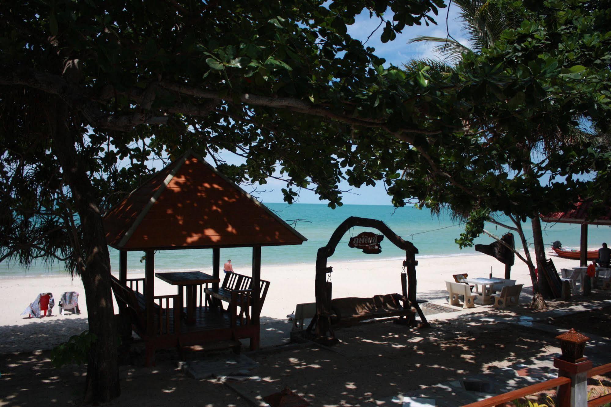 Phuphat Beach Resort Khanom Esterno foto
