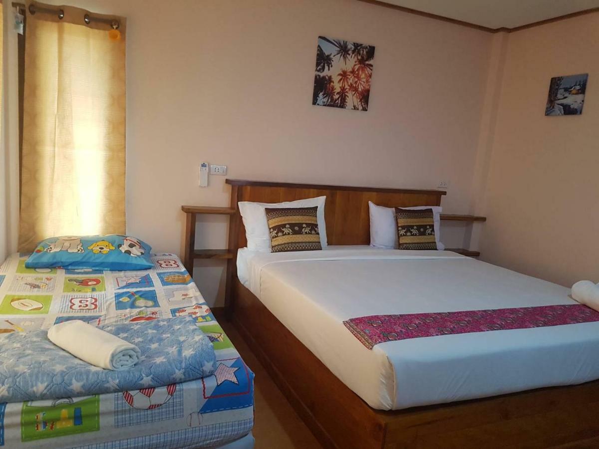 Phuphat Beach Resort Khanom Esterno foto