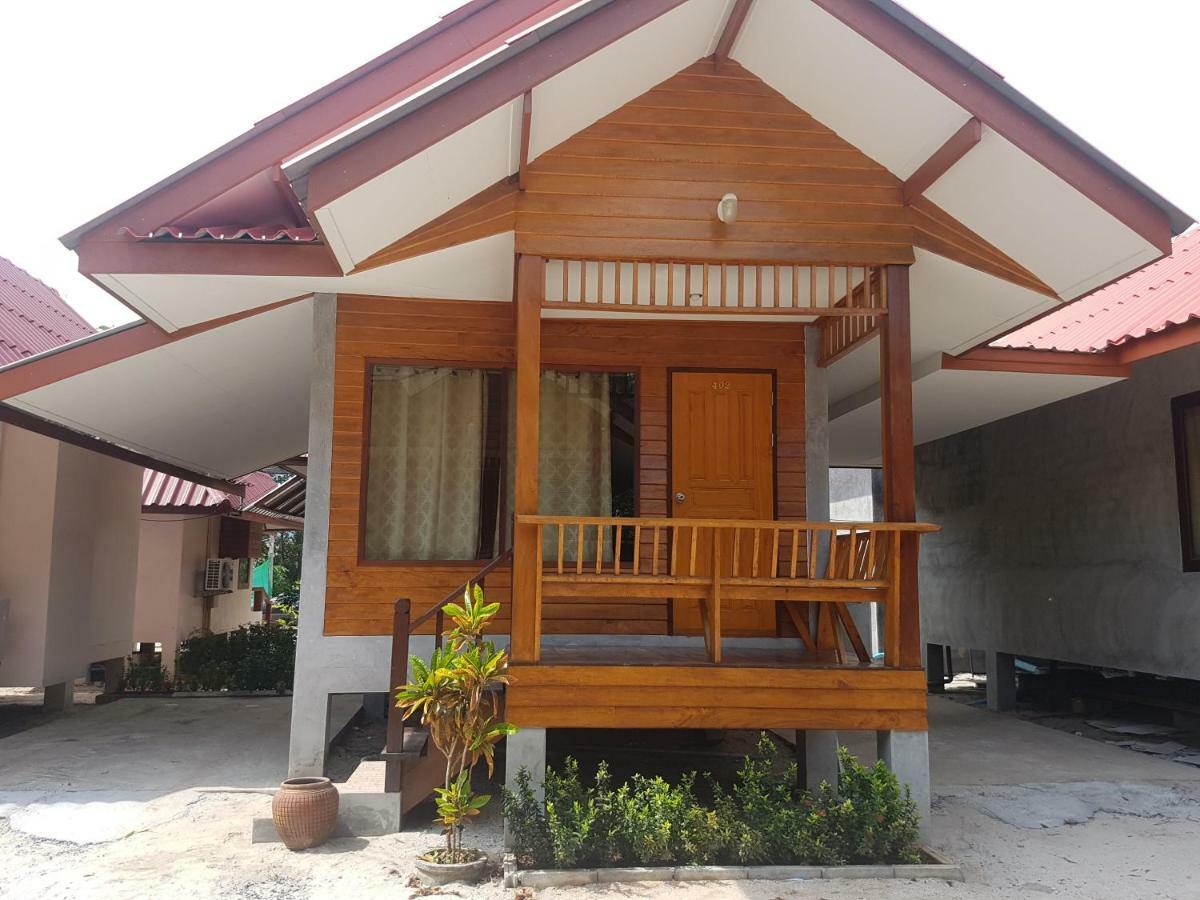 Phuphat Beach Resort Khanom Esterno foto