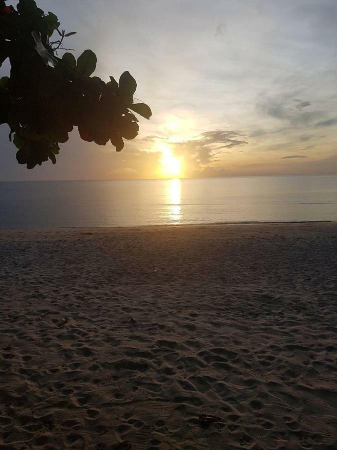 Phuphat Beach Resort Khanom Esterno foto