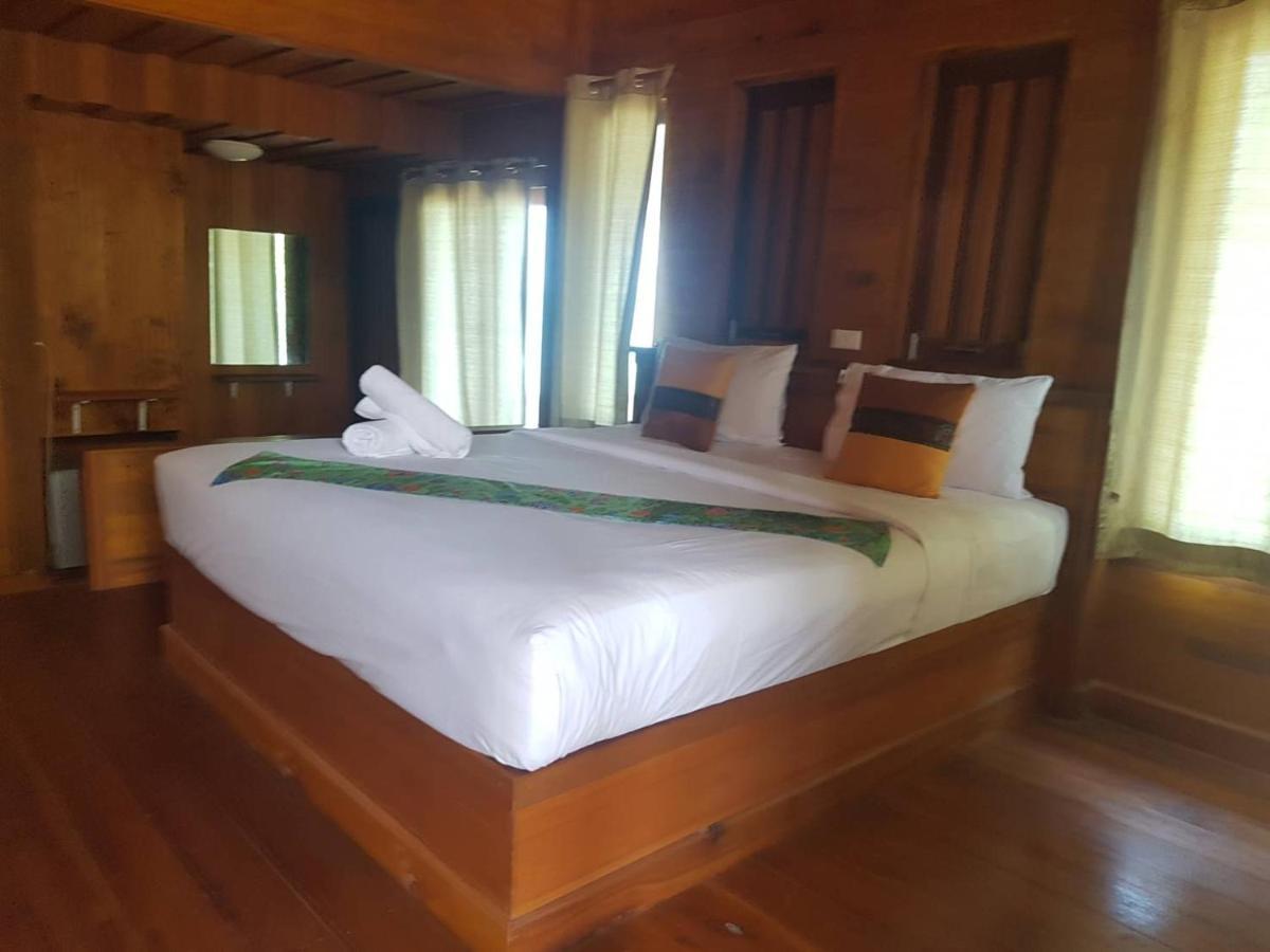 Phuphat Beach Resort Khanom Esterno foto