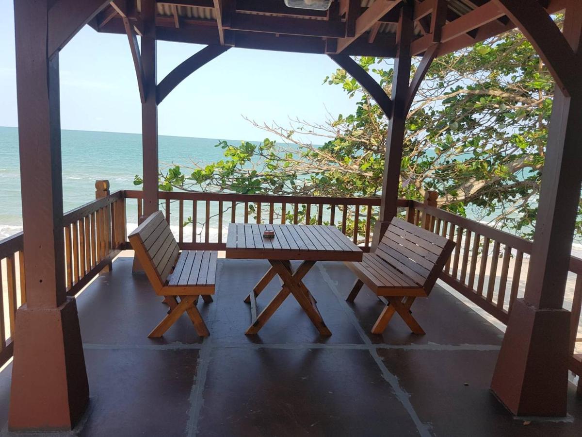 Phuphat Beach Resort Khanom Esterno foto